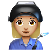 👩🏼‍🏭 Emoji Fabrikarbeiterin: mittelhelle Hautfarbe Apple iOS 14.2.