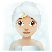 🧖🏼‍♀️ Emoji Mujer En Una Sauna: Tono De Piel Claro Medio en Apple iOS 14.2.