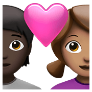 🧑🏿‍❤️‍👩🏽 Emoji Liebespaar: Person, Frau, dunkle Hautfarbe, mittlere Hautfarbe Apple iOS 14.5.