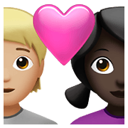 🧑🏼‍❤️‍👩🏿 Emoji Liebespaar: Person, Frau, mittelhelle Hautfarbe, dunkle Hautfarbe Apple iOS 14.5.