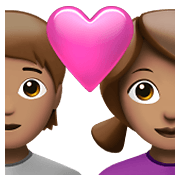 🧑🏽‍❤️‍👩🏽 Emoji Casal Apaixonado: Pessoa, Mulher, Pele Morena na Apple iOS 14.5.