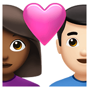 👩🏾‍❤️‍👨🏻 Emoji Liebespaar - Frau: mitteldunkle Hautfarbe, Mann: helle Hautfarbe Apple iOS 14.5.