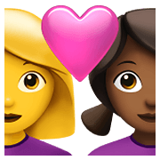 👩‍❤️‍👩🏾 Emoji Casal Apaixonado - Mulher, Mulher: Pele Morena Escura na Apple iOS 14.5.