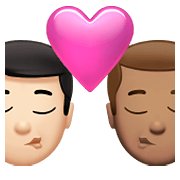 Emoji 👨🏻‍❤️‍💋‍👨🏽 Bacio Tra Coppia - Uomo: Carnagione Chiara, Uomo: Carnagione Chiara su Apple iOS 14.5.