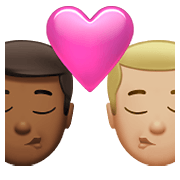 👨🏾‍❤️‍💋‍👨🏼 Emoji Beijo - Homem: Pele Morena Escura, Homem: Pele Morena Clara na Apple iOS 14.5.