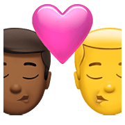 👨🏾‍❤️‍💋‍👨 Emoji Beijo - Homem: Pele Morena Escura, Homem na Apple iOS 14.5.