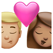 Émoji 👨🏼‍❤️‍💋‍👩🏽 Bisou - Homme: Peau Moyennement Claire, Femme: Peau Légèrement Mate sur Apple iOS 14.5.