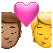 👨🏽‍❤️‍💋‍🧑 Emoji Beijo: Homem, Pessoa, Pele Morena, Sem tom de pele na Apple iOS 14.5.