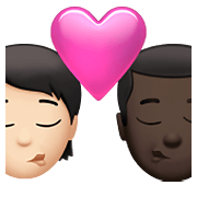Emoji 🧑🏻‍❤️‍💋‍👨🏿 Bacio Tra Coppia: persona, uomo, Carnagione Chiara, Carnagione Scura su Apple iOS 14.5.
