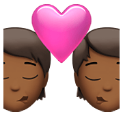🧑🏾‍❤️‍💋‍🧑🏾 Emoji Beijo: Pessoa, Pessoa, Pele Morena Escura na Apple iOS 14.5.