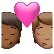 🧑🏾‍❤️‍💋‍🧑🏽 Emoji Beso: Persona, Persona, Tono De Piel Oscuro Medio, Tono De Piel Medio en Apple iOS 14.5.