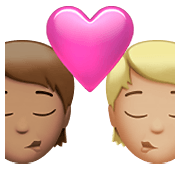 🧑🏽‍❤️‍💋‍🧑🏼 Emoji Beijo: Pessoa, Pessoa, Pele Morena, Pele Morena Clara na Apple iOS 14.5.