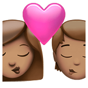 👩🏽‍❤️‍💋‍🧑🏽 Emoji Beso: Mujer, Persona, Tono De Piel Medio en Apple iOS 14.5.