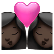 👩🏿‍❤️‍💋‍👩🏿 Emoji sich küssendes Paar - Frau, Frau: dunkle Hautfarbe, dunkle Hautfarbe Apple iOS 14.5.