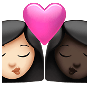 👩🏻‍❤️‍💋‍👩🏿 Emoji sich küssendes Paar - Frau, Frau: helle Hautfarbe, dunkle Hautfarbe Apple iOS 14.5.