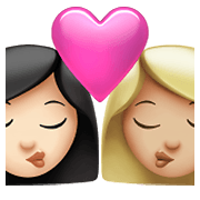 👩🏻‍❤️‍💋‍👩🏼 Emoji Beso - Mujer: Tono De Piel Claro, Mujer: Tono De Piel Claro Medio en Apple iOS 14.5.