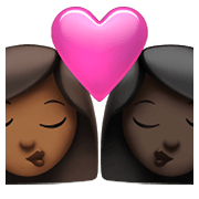 👩🏾‍❤️‍💋‍👩🏿 Emoji Beijo - Mulher: Pele Morena Escura, Mulher: Pele Escura na Apple iOS 14.5.