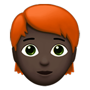 Emoji 🧑🏿‍🦰 Persona: Carnagione Scura E Capelli Rossi su Apple iOS 14.5.