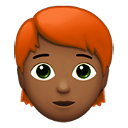 🧑🏾‍🦰 Emoji Erwachsener: mitteldunkle Hautfarbe, rotes Haar Apple iOS 14.5.