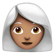 Émoji 👩🏽‍🦳 Femme : Peau Légèrement Mate Et Cheveux Blancs sur Apple iOS 14.5.