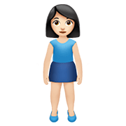 Émoji 🧍🏻‍♀️ Femme Debout : Peau Claire sur Apple iOS 14.5.