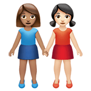 👩🏽‍🤝‍👩🏻 Emoji Duas Mulheres De Mãos Dadas: Pele Morena E Pele Clara na Apple iOS 14.5.
