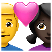 👨‍❤️‍👩🏿 Emoji Liebespaar - Mann, Frau: dunkle Hautfarbe Apple iOS 15.4.