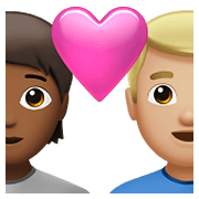 🧑🏾‍❤️‍👨🏼 Emoji Pareja Enamorada: Persona, Hombre, Tono De Piel Oscuro Medio, Tono De Piel Claro Medio en Apple iOS 15.4.