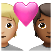 🧑🏼‍❤️‍🧑🏾 Emoji Pareja Enamorada: Persona, Persona, Tono De Piel Claro Medio, Tono De Piel Oscuro Medio en Apple iOS 15.4.