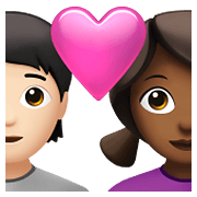 🧑🏻‍❤️‍👩🏾 Emoji Casal Apaixonado: Pessoa, Mulher, Pele Clara, Pele Morena Escura na Apple iOS 15.4.