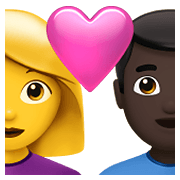 Emoji 👩‍❤️‍👨🏿 Coppia Con Cuore - Donna, Uomo: Carnagione Scura su Apple iOS 15.4.