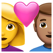 👩‍❤️‍👨🏽 Emoji Pareja Enamorada - Mujer, Hombre: Tono De Piel Medio en Apple iOS 15.4.