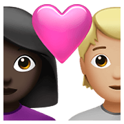 👩🏿‍❤️‍🧑🏼 Emoji Pareja Enamorada: Mujer, Persona, Tono De Piel Oscuro, Tono De Piel Claro Medio en Apple iOS 15.4.