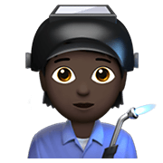 🧑🏿‍🏭 Emoji Fabrikarbeiter(in): dunkle Hautfarbe Apple iOS 15.4.