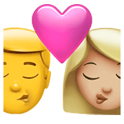 👨‍❤️‍💋‍👩🏼 Emoji sich küssendes Paar - Mann, Frau: mittelhelle Hautfarbe Apple iOS 15.4.