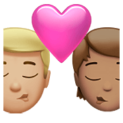 Emoji 👨🏼‍❤️‍💋‍🧑🏽 Bacio Tra Coppia: uomo, persona, Carnagione Abbastanza Chiara, Carnagione Olivastra su Apple iOS 15.4.