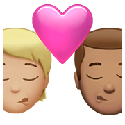 Emoji 🧑🏼‍❤️‍💋‍👨🏽 Bacio Tra Coppia: persona, uomo, Carnagione Abbastanza Chiara, Carnagione Olivastra su Apple iOS 15.4.