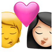 🧑‍❤️‍💋‍👩🏻 Emoji sich küssendes Paar: Person, Frau, Kein Hautton, helle Hautfarbe Apple iOS 15.4.