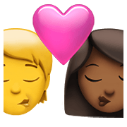 🧑‍❤️‍💋‍👩🏾 Emoji Beso: Persona, Mujer, Sin tono de piel, Tono De Piel Oscuro Medio en Apple iOS 15.4.