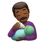 👨🏾‍🍼 Emoji Homem Alimentando Bebê: Pele Morena Escura na Apple iOS 15.4.