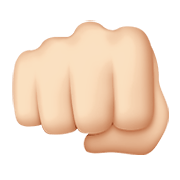 Emoji 👊🏻 Pugno Chiuso: Carnagione Chiara su Apple iOS 15.4.
