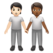 🧑🏻‍🤝‍🧑🏾 Emoji sich an den Händen haltende Personen: helle Hautfarbe, mitteldunkle Hautfarbe Apple iOS 15.4.