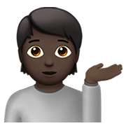 💁🏿 Emoji Infoschalter-Mitarbeiter(in): dunkle Hautfarbe Apple iOS 15.4.