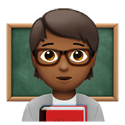 🧑🏾‍🏫 Emoji Professora Na Escola: Pele Morena Escura na Apple iOS 15.4.