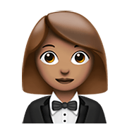 🤵🏽‍♀️ Emoji Mulher De Smoking: Pele Morena na Apple iOS 15.4.
