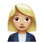 👩🏼‍💼 Emoji Funcionária De Escritório: Pele Morena Clara na Apple iOS 15.4.