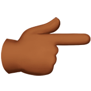 👉🏾 Emoji Dorso Da Mão Com Dedo Indicador Apontando Para A Direita: Pele Morena Escura na Apple iOS 16.4.