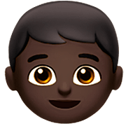 👦🏿 Emoji Niño: Tono De Piel Oscuro en Apple iOS 16.4.
