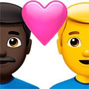 👨🏿‍❤️‍👨 Emoji Casal Apaixonado - Homem: Pele Escura, Homem na Apple iOS 16.4.