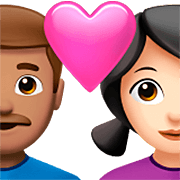 Emoji 👨🏽‍❤️‍👩🏻 Coppia Con Cuore - Uomo: Carnagione Olivastra, Donna: Carnagione Chiara su Apple iOS 16.4.